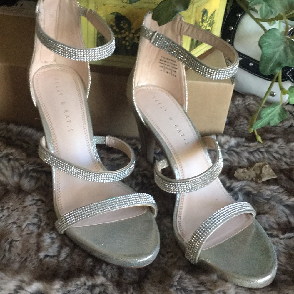 Holiday shoes